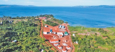 “村民们用上了干净卫生的自来水”