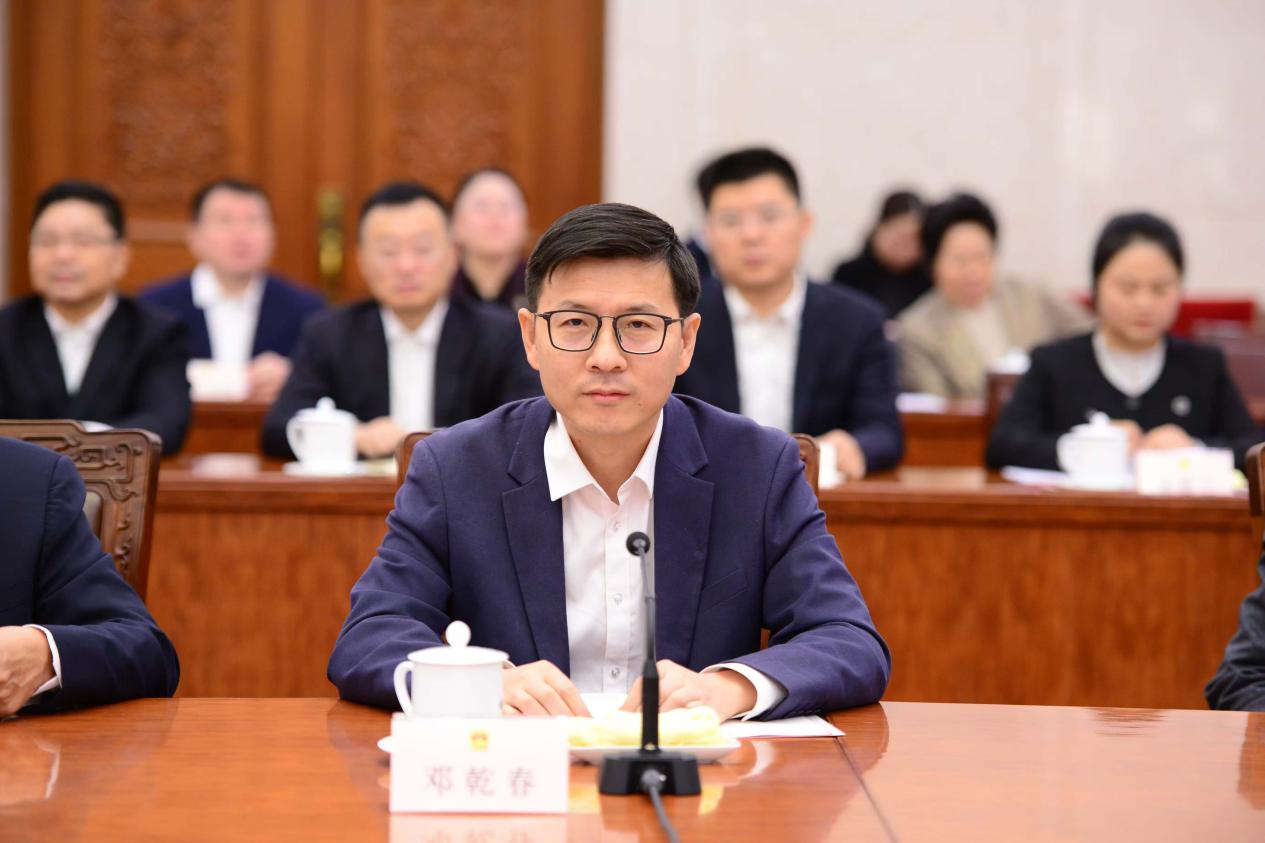 科技赋能油料产业，筑牢粮食安全根基——专访全国人大代表、中国农业科学院油料作物研究所副所长邓乾春