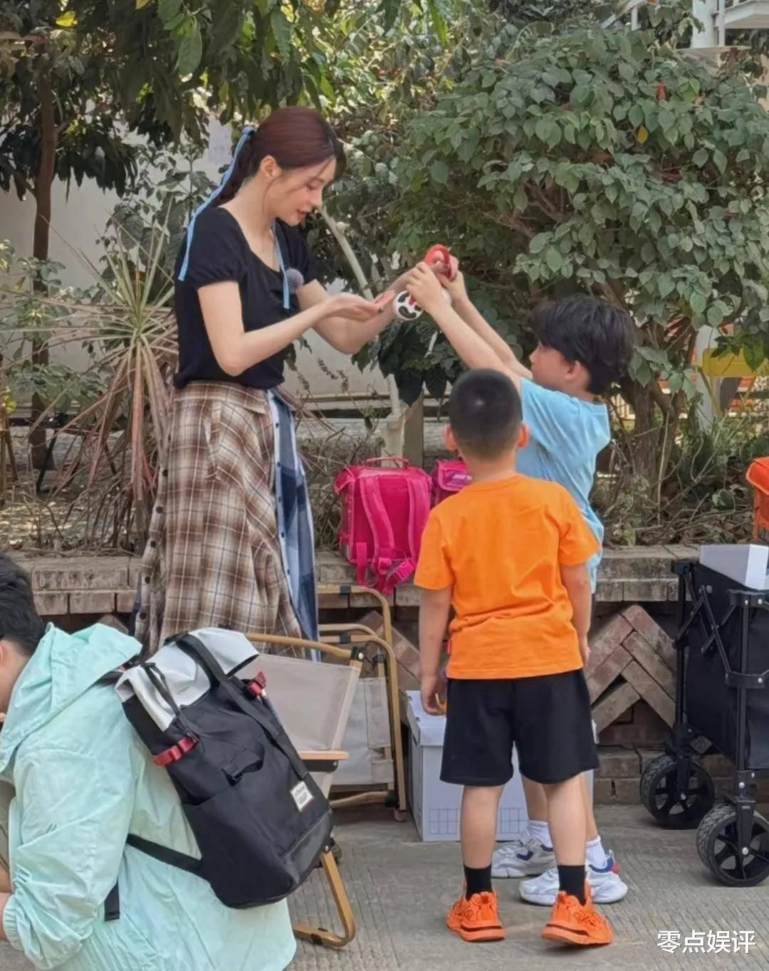 原创            杜海涛神秘探班沈梦辰，与萌娃同框似 “甜蜜一家”，爱娃热度爆棚啦！