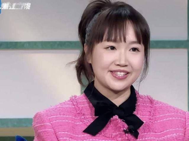 从"熏鸡西施"到全民玩梗：麦琳事件为何成了互联网年度狂欢？