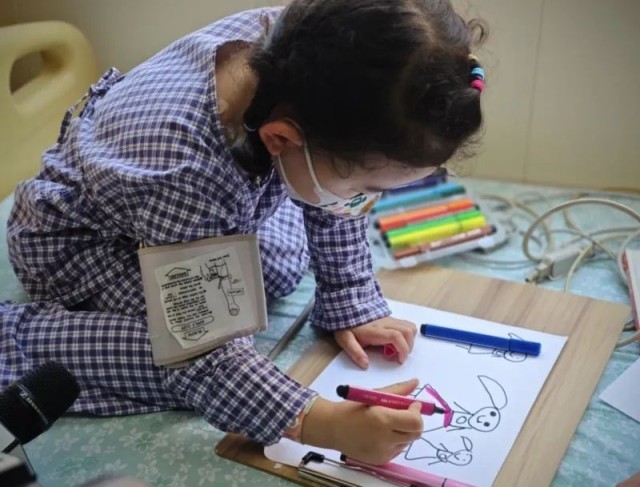 年仅4岁半！双胞胎女儿捐造血干细胞救妈妈