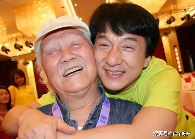 原创            2013年，成龙回安徽认祖归宗，在同父异母的大哥家只待了10多分钟