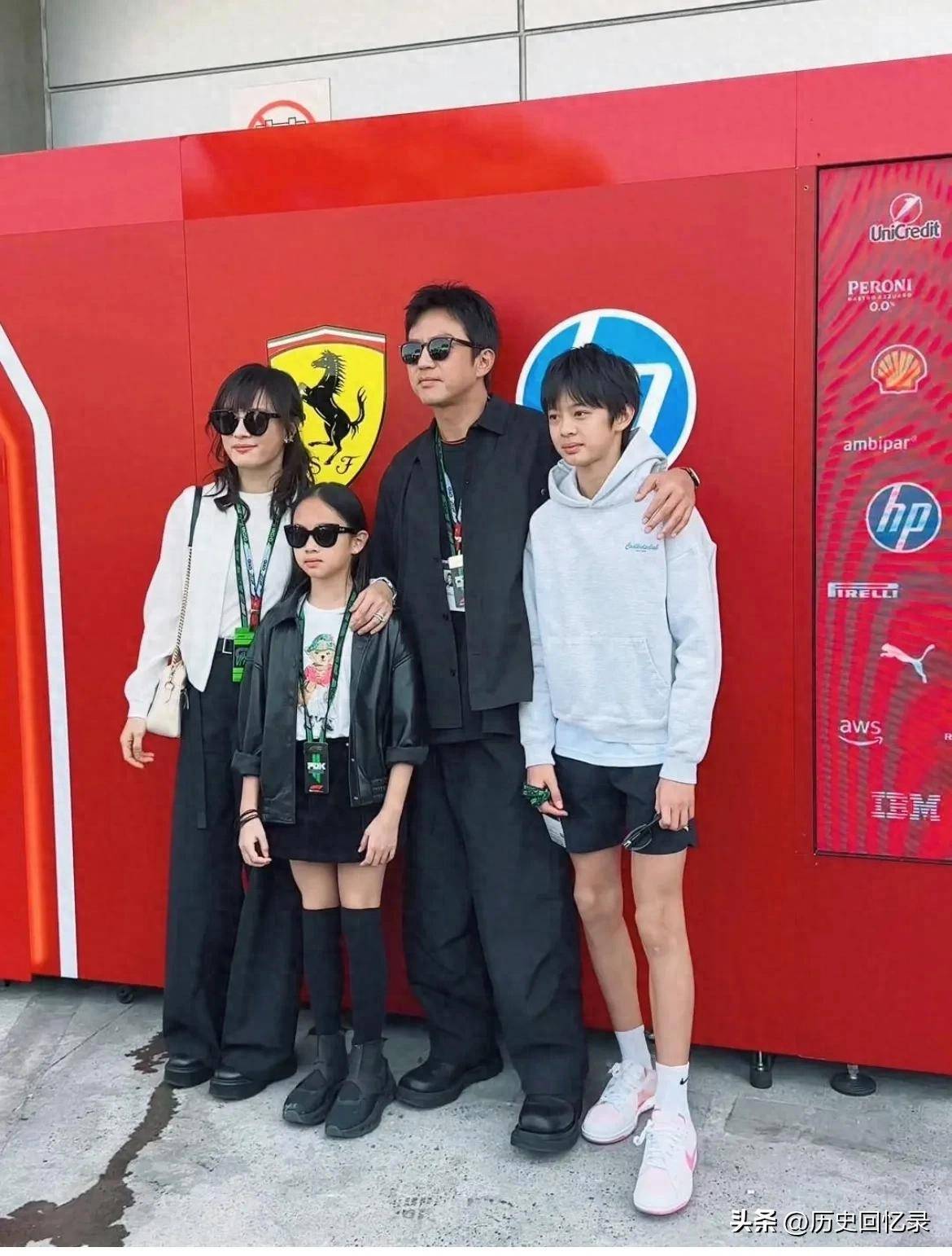 原创            邓超孙俪带儿女现身f1赛场，完美诠释了儿像妈闺女像爸！