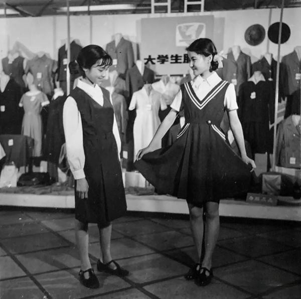 中青报镜头里的青春密码：从追逐潮流到定义潮流