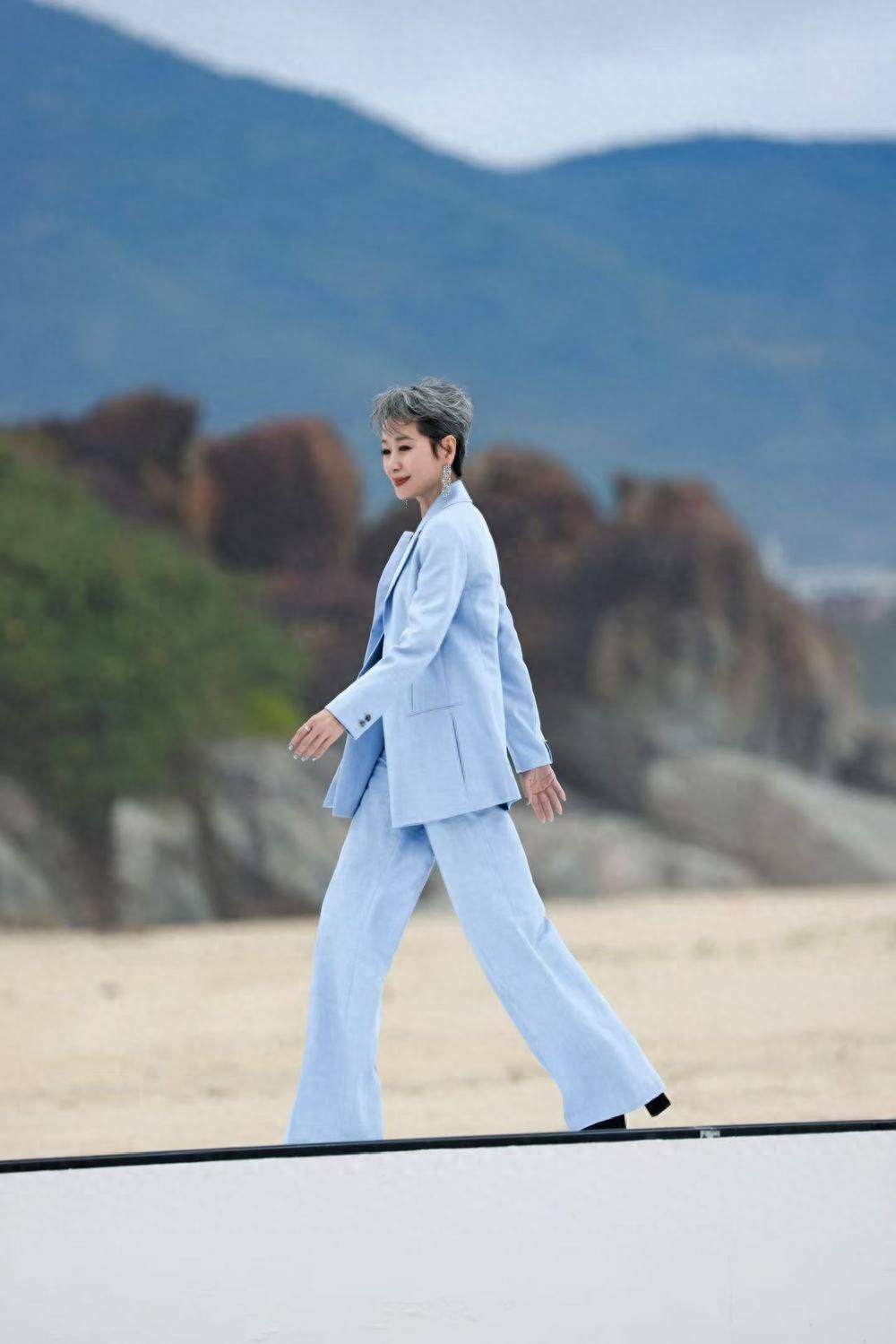 《乘风2025》正式上线，“姐姐”们再造回忆杀名场面