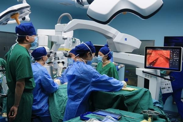 阿尔茨海默病手术之争