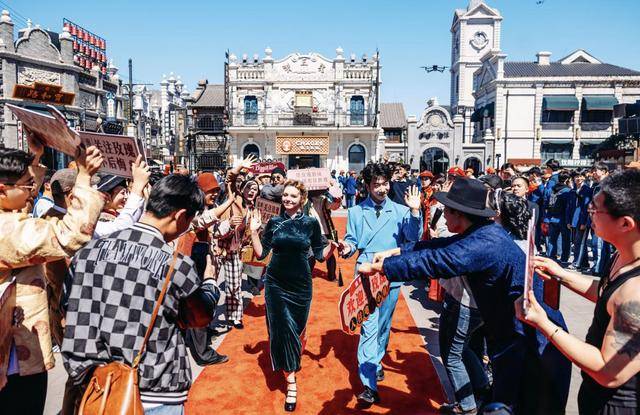 新玩法来了！建业电影小镇上新《戏精请就位》剧目