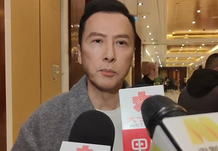 原创            两会上，甄子丹发言如雷霆炸响引热议，难怪两会从不邀请流量明星