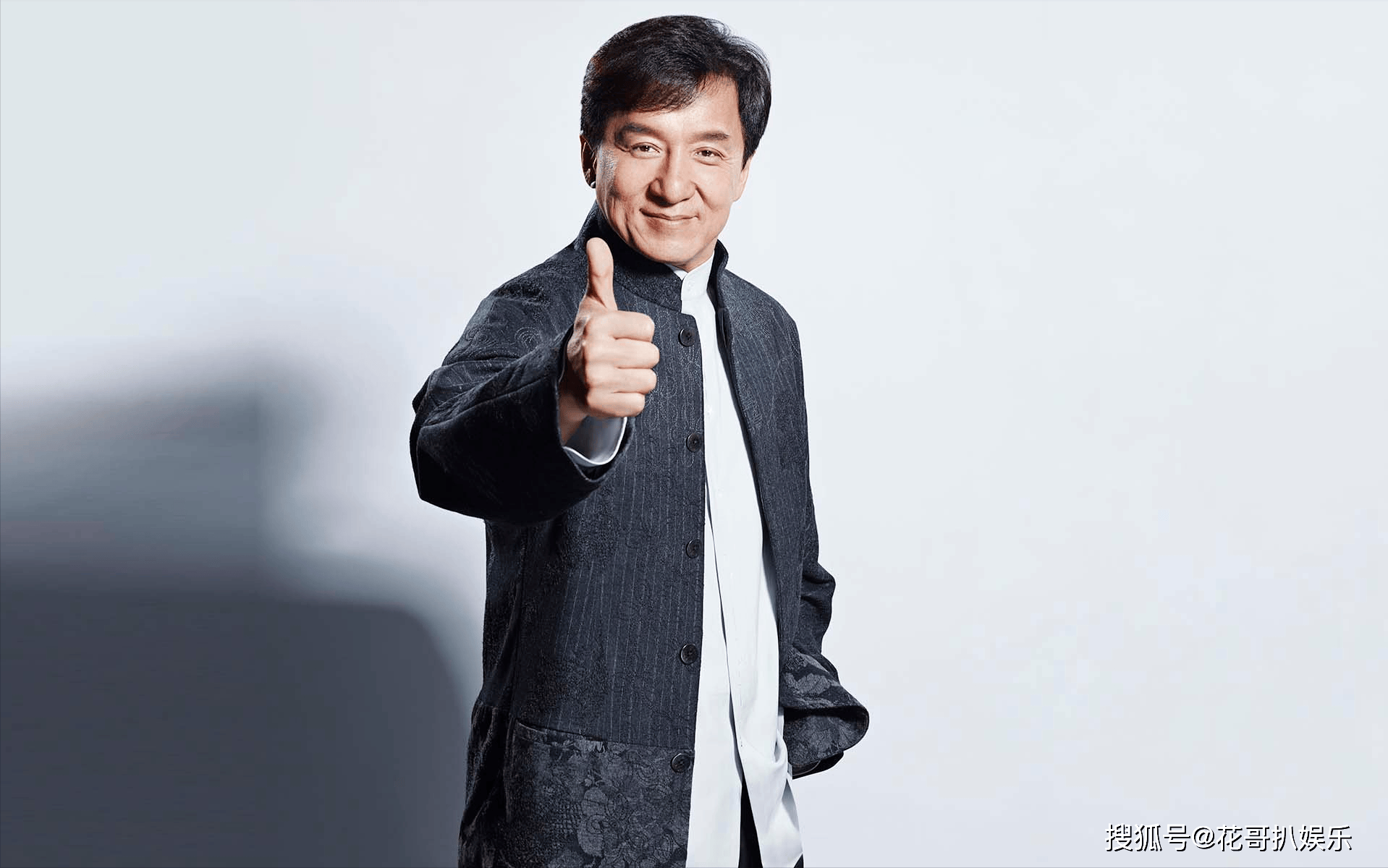 原创            成龙被曝出大瓜，疑似与女星吕绣菱有私生子，他的过往情史被挖出