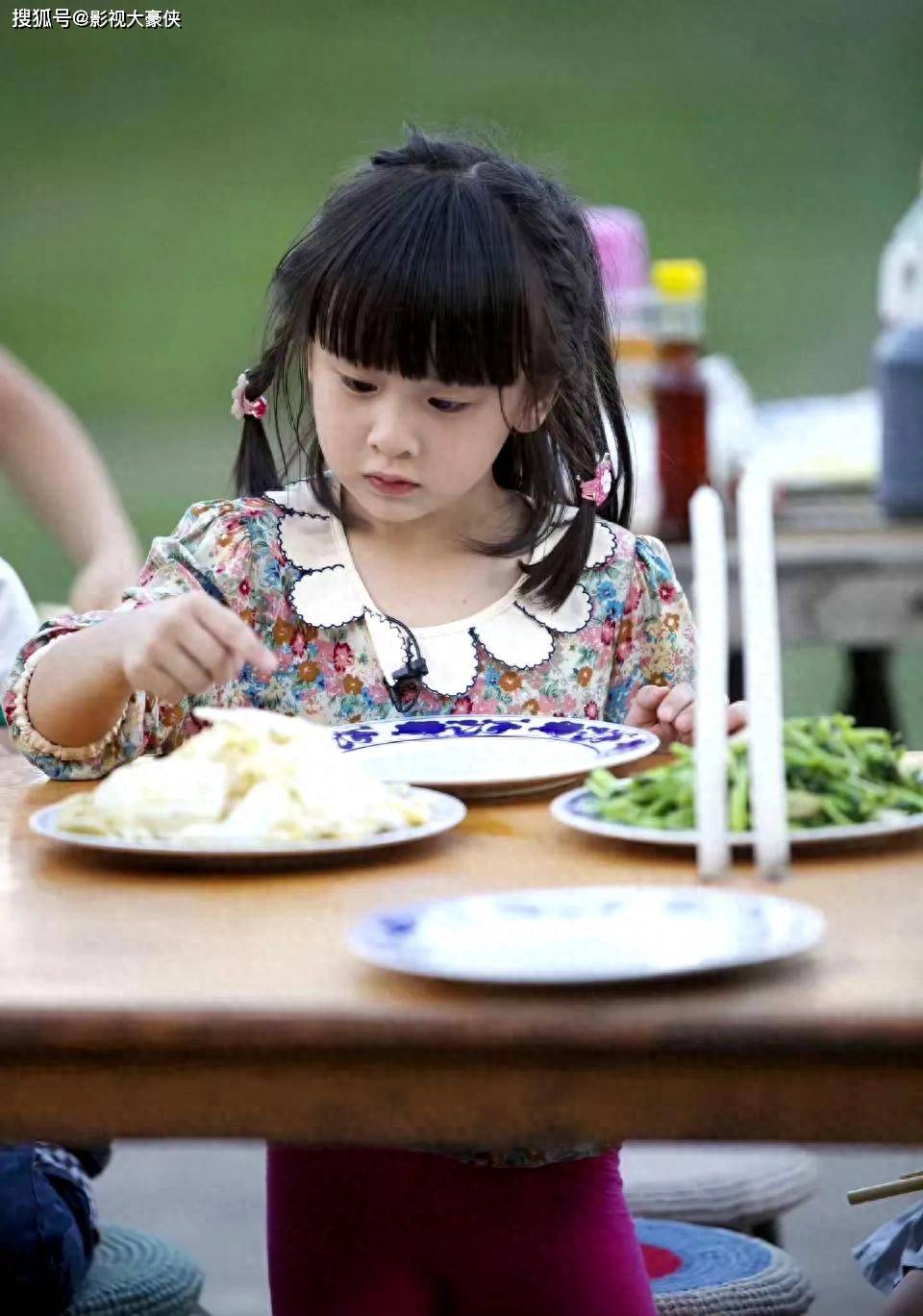 原创            叶一茜晒照为森碟庆生！14岁"风一样的女子"长成元气少女！