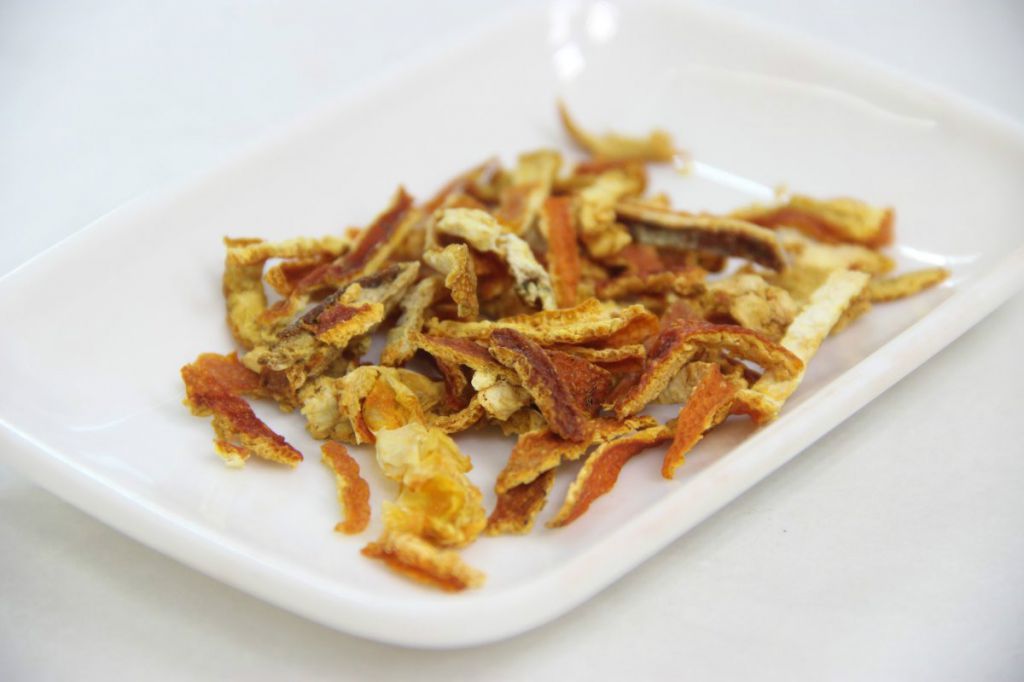 夏天喝陈皮茶好处多，其营养价值与作用揭秘