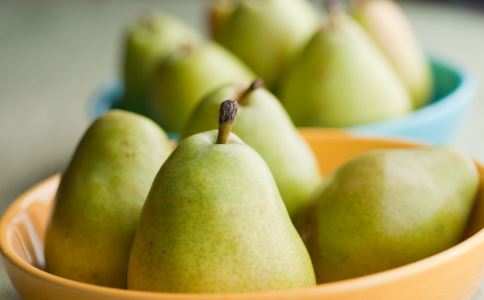 喉咙黏腻有痰咳不出，究竟该如何应对？