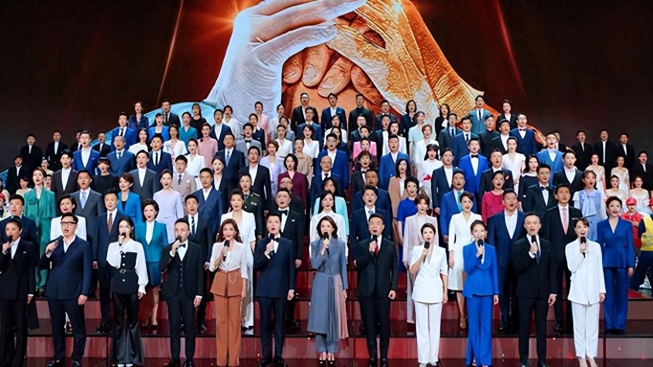 原创            央视主持人位次调整，康辉稳居门面，水均益被除名，董卿回归？