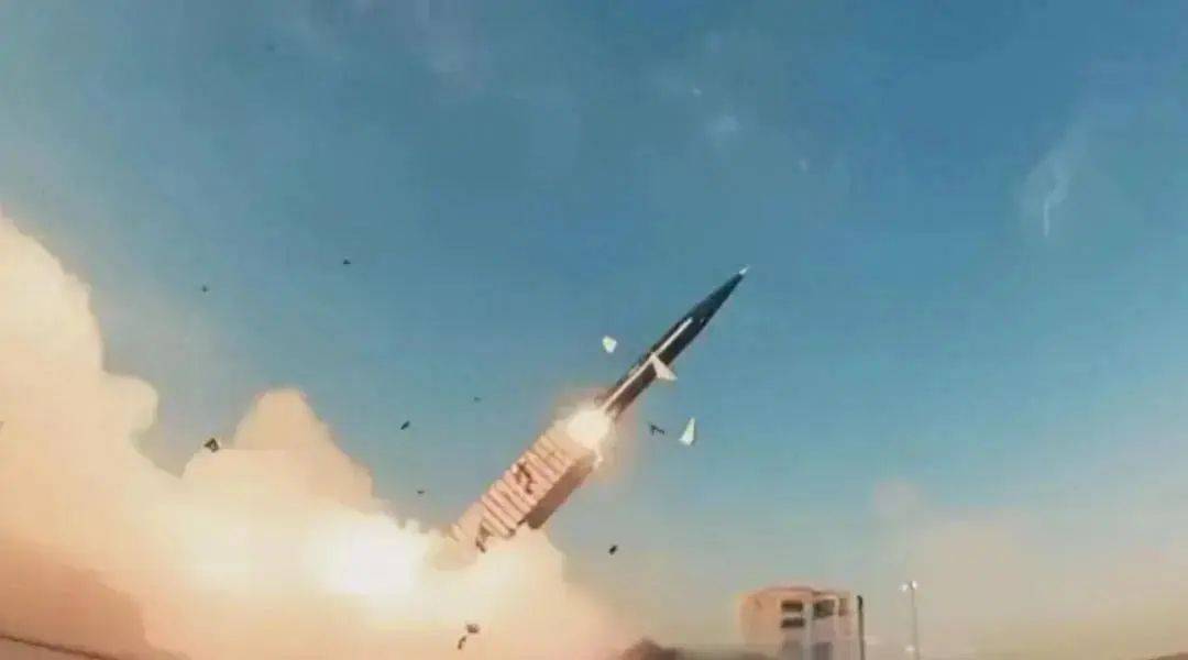 原创            震撼台海！解放军BRE-10火箭炮现身，岛内防御体系崩溃，统一时间表重构！