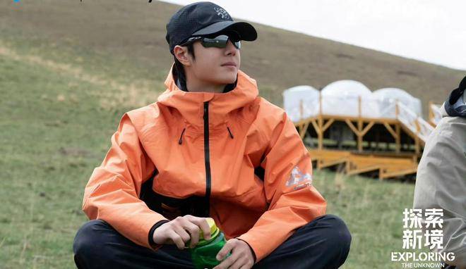 原创            王一博不仅不想回内娱，甚至开始征服美洲大陆了！