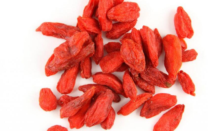 吃一个月枸杞后脸色变化及男喝黑红枸杞差异