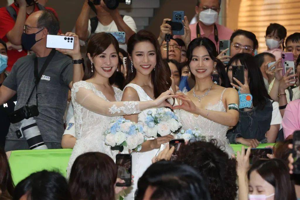 TVB三女星穿婚纱性感亮相！刘佩玥爆对婚礼失去憧憬！刘颖镟被撮合与陈山聪儿子搞对象