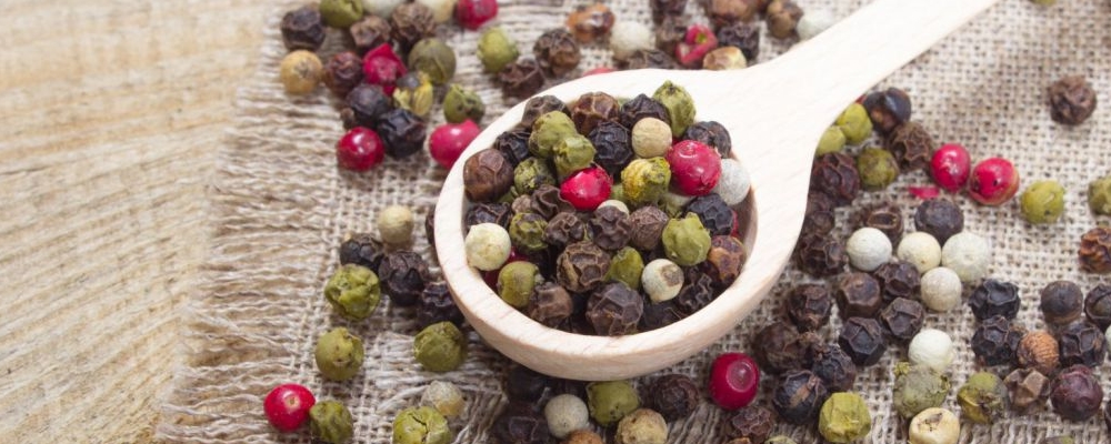 每晚一杯花椒水具 6 神奇功效，花椒泡酒可缓风湿痛