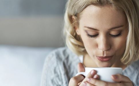 如何养胃好？晨起喝一杯温开水超关键！