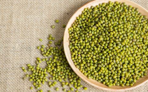 体内毒素多危害大，3 款排毒食物推荐啦