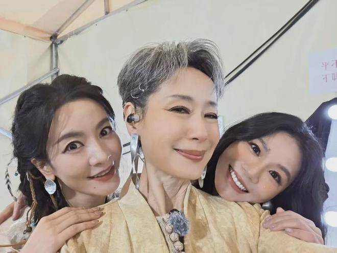 原创            62岁影后深度对话展现大智慧，网民获得启悟：心灵导师