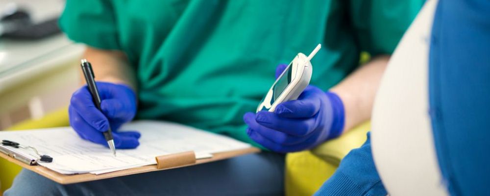 夏天宝宝睡觉易出汗，该如何进行护理呢？