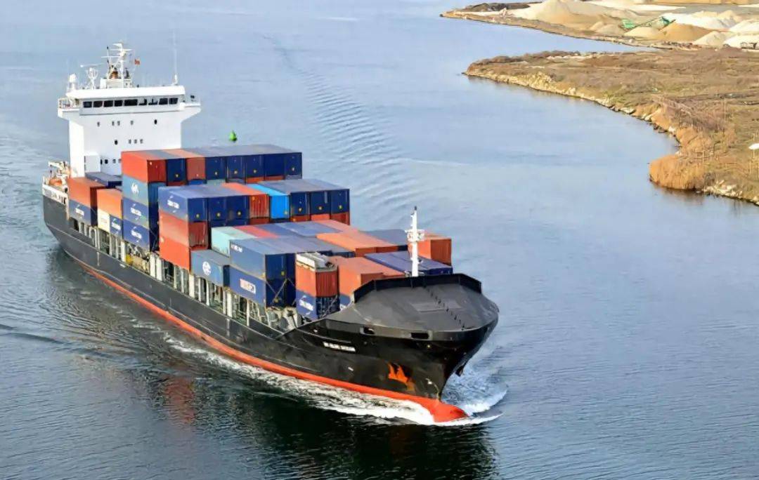 原创            大批货轮掉头背后玄机，美国关税政策引发全球贸易“地震”！美国欲与中国重启谈判