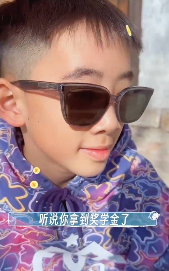 应采儿晒视频称儿子拿奖学金 Jasper否认称要低调