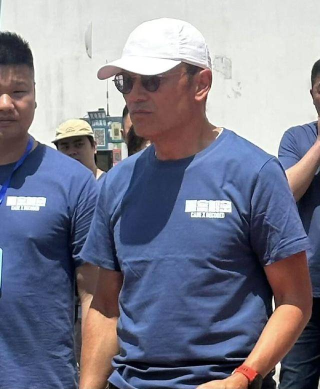 期待！又一部全新港剧开拍，TVB知名人气小生罕见携妻子加盟