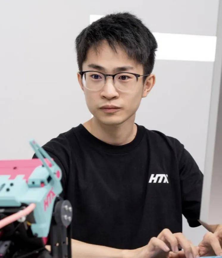 原创            网红何同学评论区沦陷！为难网约车司机被质疑太刻薄，红了就飘了