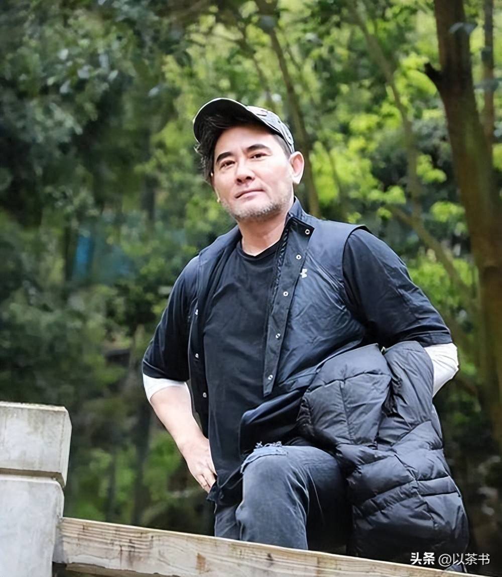 原创            63岁赵文瑄隐居宁波寺庙旁，回应没后代争议：子女啃老更可怕！