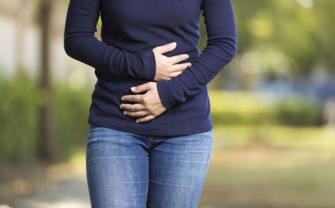 饭后 4 种行为最伤胃，大家千万要牢记别去做