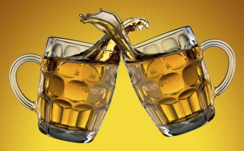 啤酒加海鲜堪称绝配？实则小心引发痛风，需警惕