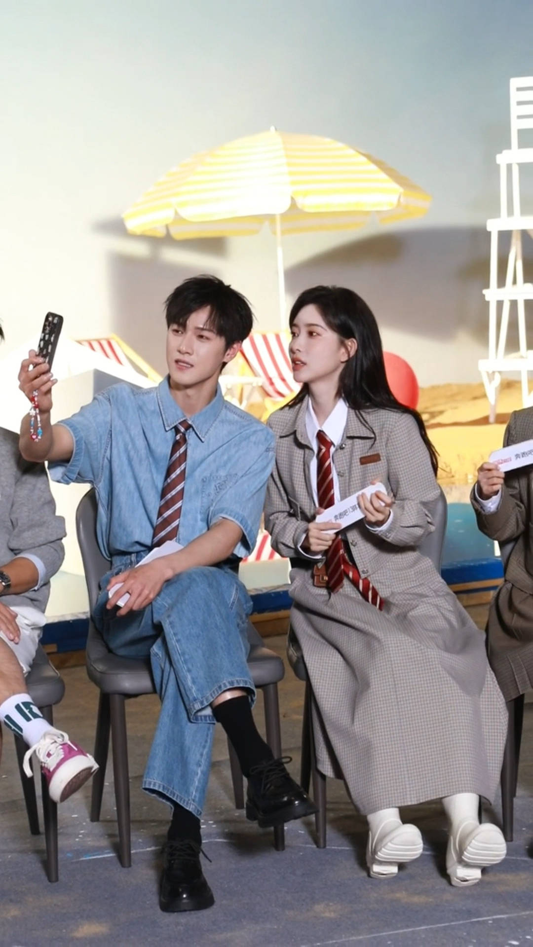 原创            《奔跑吧》定档引发争议！看完海报之后，怪不得走下坡路