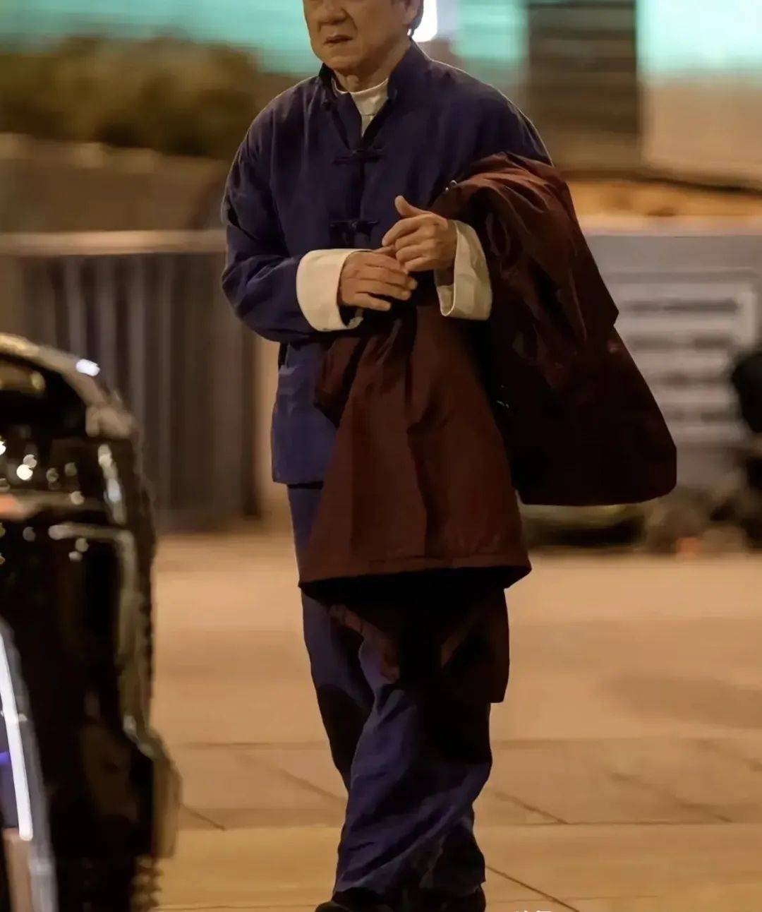 成龙私生子曝光？女方身份不简单！