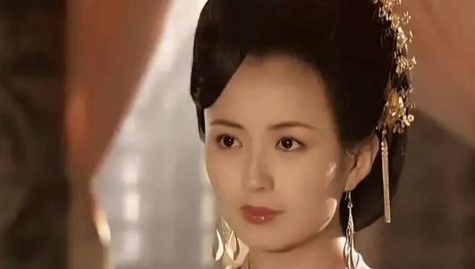 考古|还记得《至尊红颜》第一恶女徐盈盈吗？她从“童年阴影”又变成了“老头杀手”