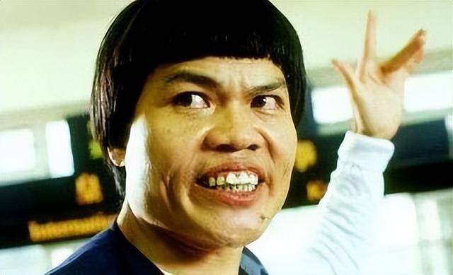 "香港最丑男人"大变身，71岁八两金变潮叔，新造型撞脸罗莽引热议