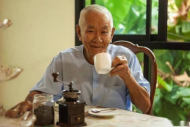 老年人长期喝茶和不喝茶，有何区别？医生：注意4点，更健康