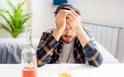 “杜仲泡酒的功效：提升健康，你不可不知”