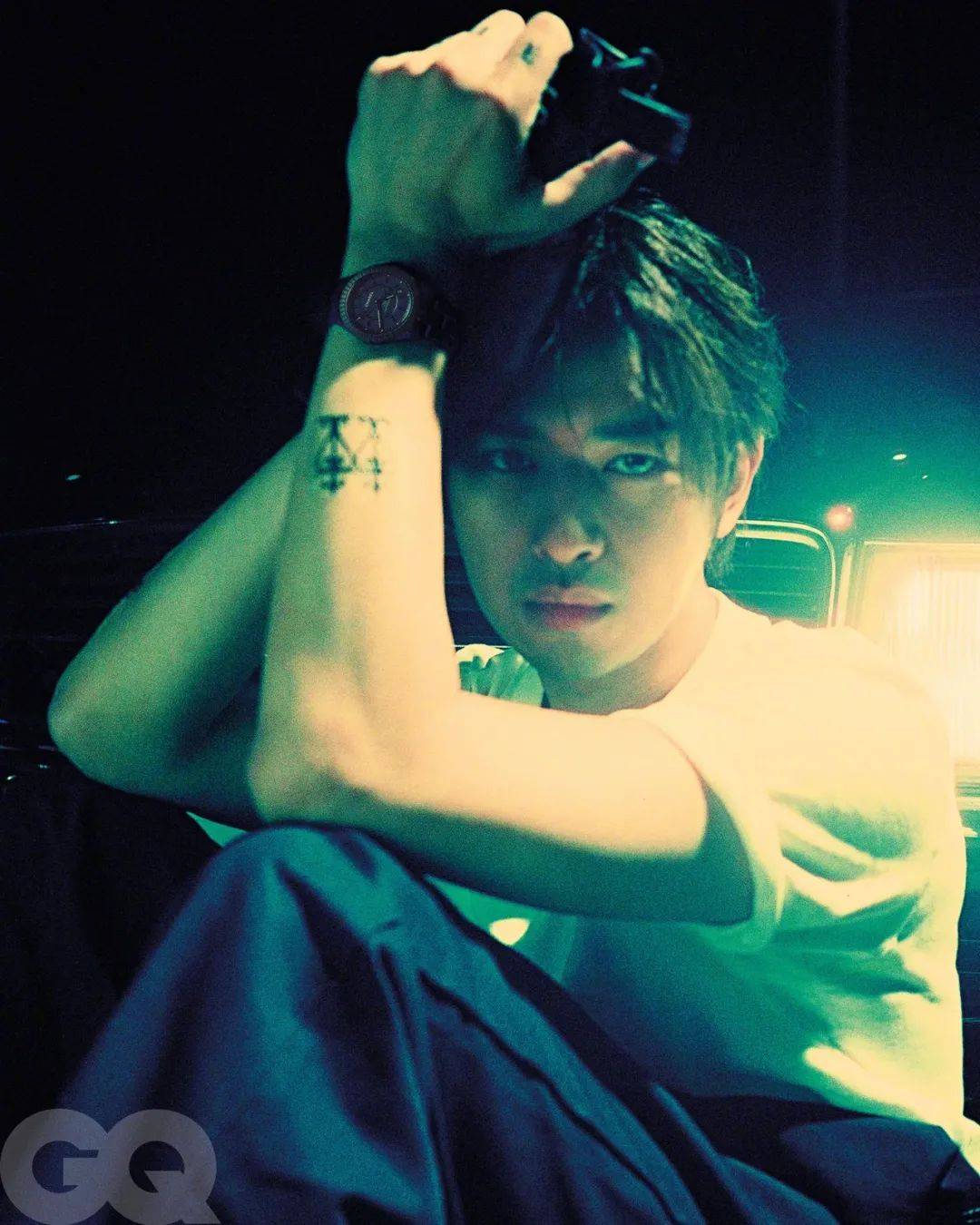 他的视线，又近又远｜赏色