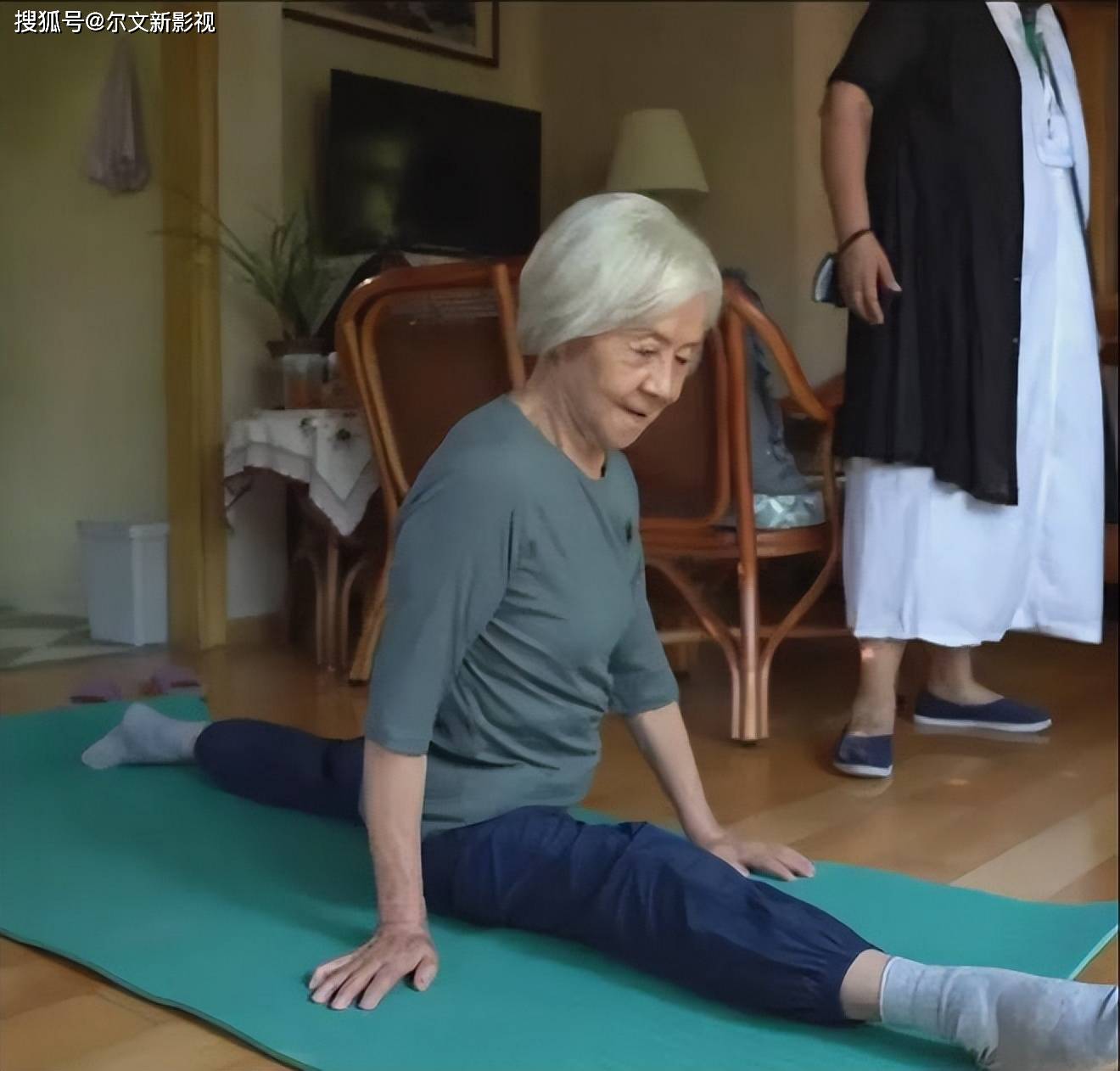 原创            87岁了还能轻松下“一字马”，难怪连刘亦菲都要和吴彦姝做闺蜜