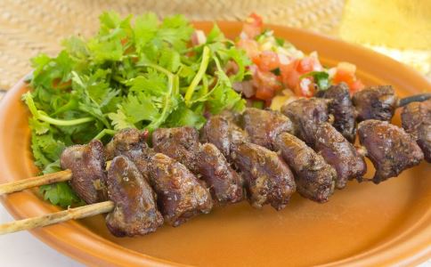 经常食用烧烤易致胃癌出现，需引起重视