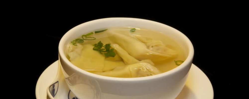 以下标题供你参考：“八大药鸡助力男人提升‘性福’感” 