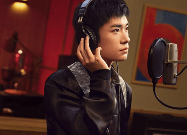 原创            易烊千玺护苗主题曲守一扇心窗