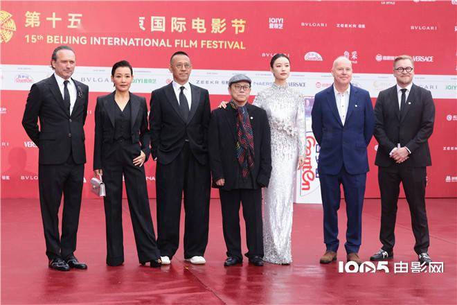 第15届北影节开幕红毯 马丽倪妮朱一龙胡歌等齐聚