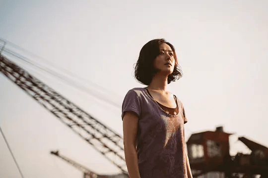 原创            口碑超好！清一色5星好评，赵丽颖新电影为转型成功再添一部力作