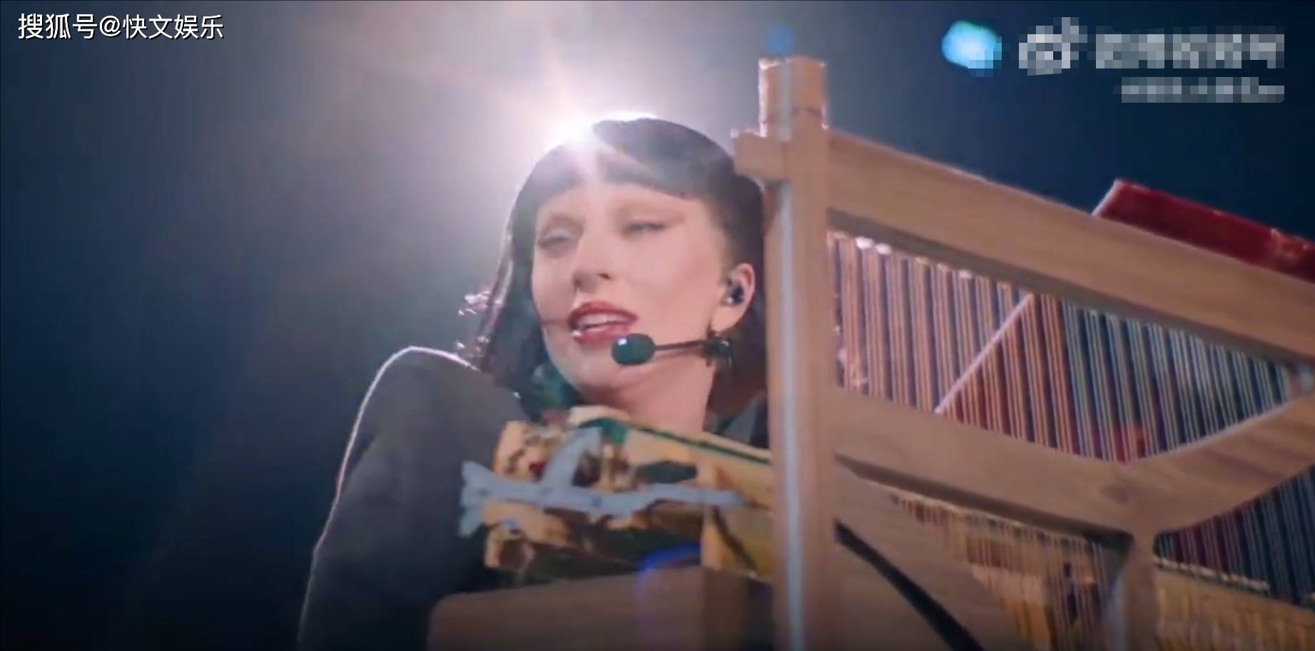 原创            LadyGaga演唱会出事故，她为舞台事故道歉：至少你们知道我是真唱