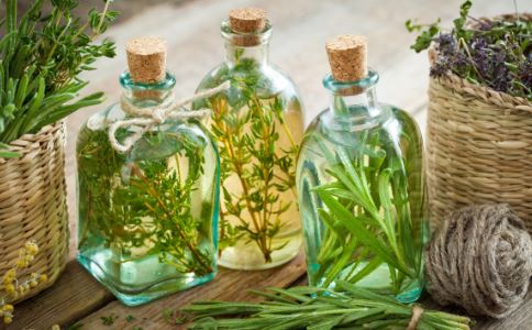 探究中药茶酒的功效及其在生活中的作用