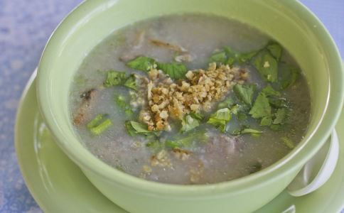 女性痛经可饮五款药粥缓解，快来了解详情