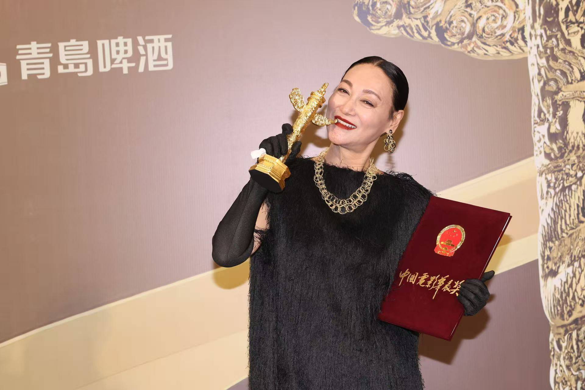 惠英红喊话年轻导演：只要是好剧本，不管投资够不够，需要我就找我吧